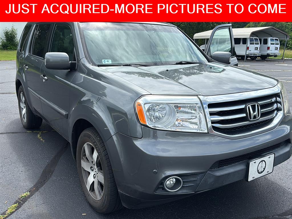 2013 Honda Pilot Touring 4WD w/ NAVI and RES's photo