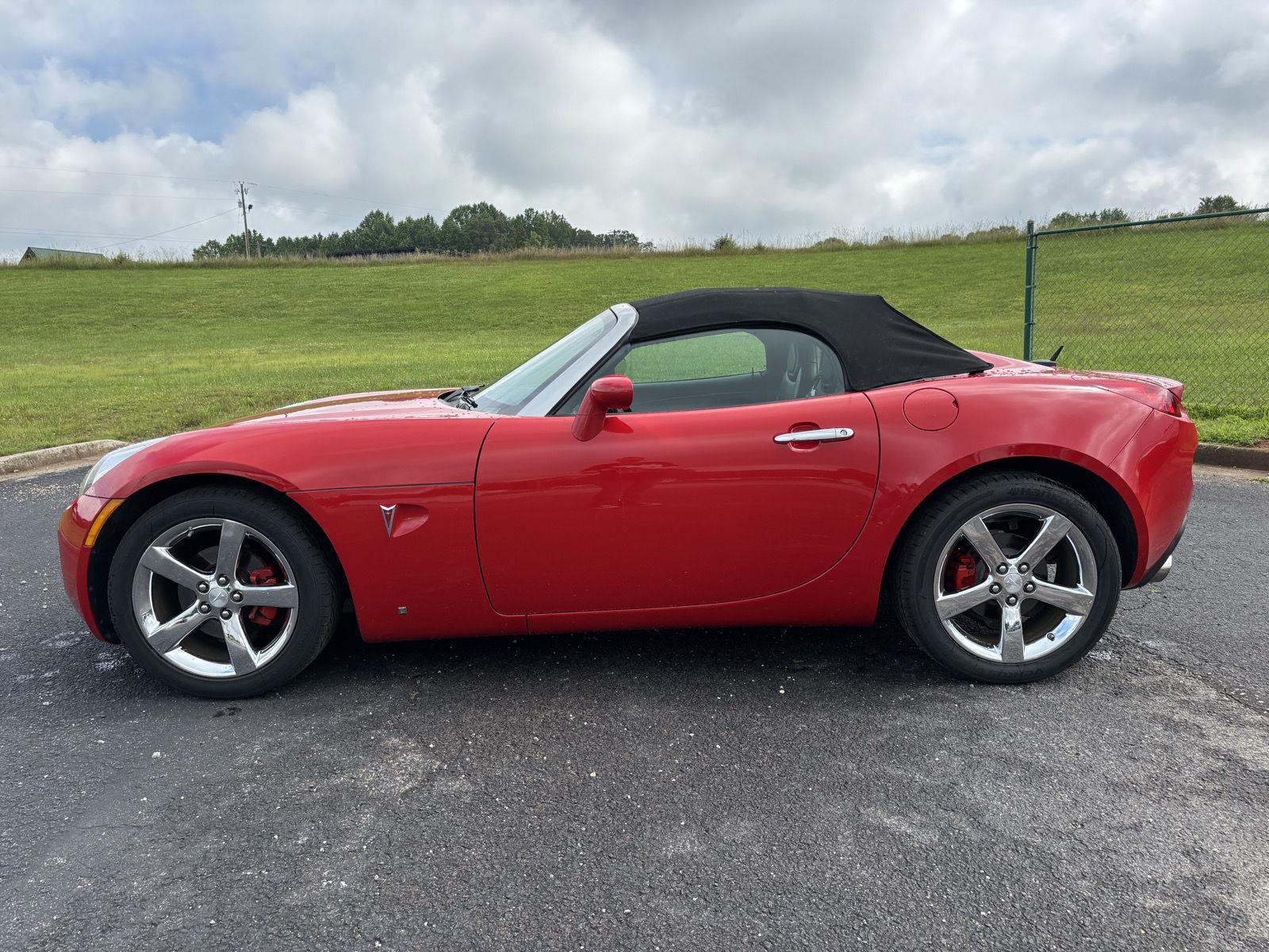 Used 2008 Pontiac Solstice GXP with VIN 1G2MF35X78Y116904 for sale in Alto, GA