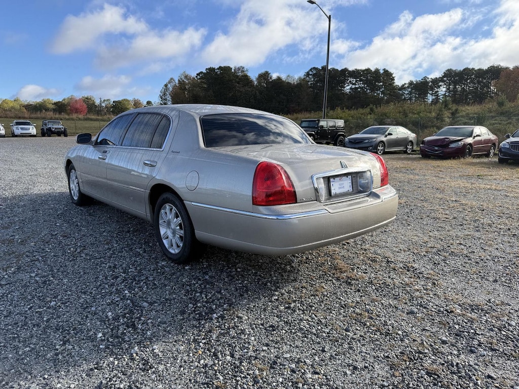 Used 2011 Lincoln Town Car Signature L Sedan