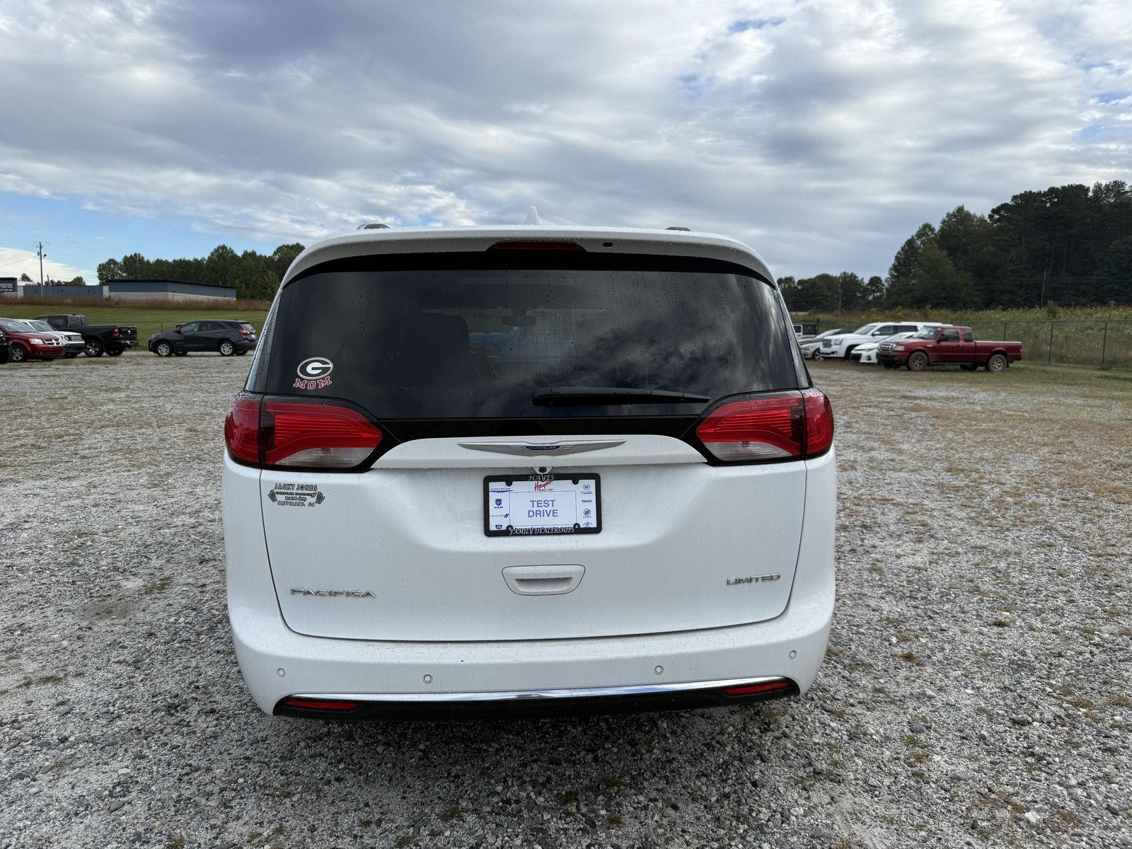 2020 Chrysler Pacifica Limited photo 4