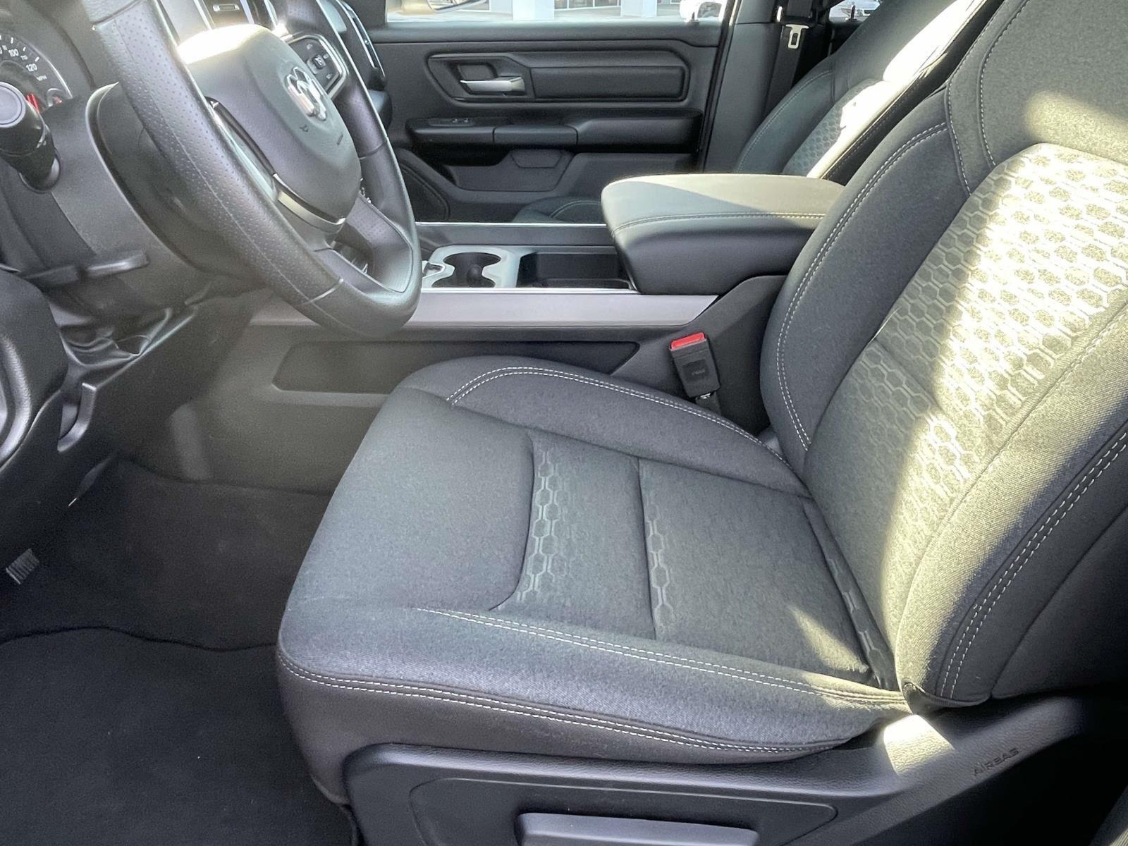 2026 RAM 1500 Express - Photo 7