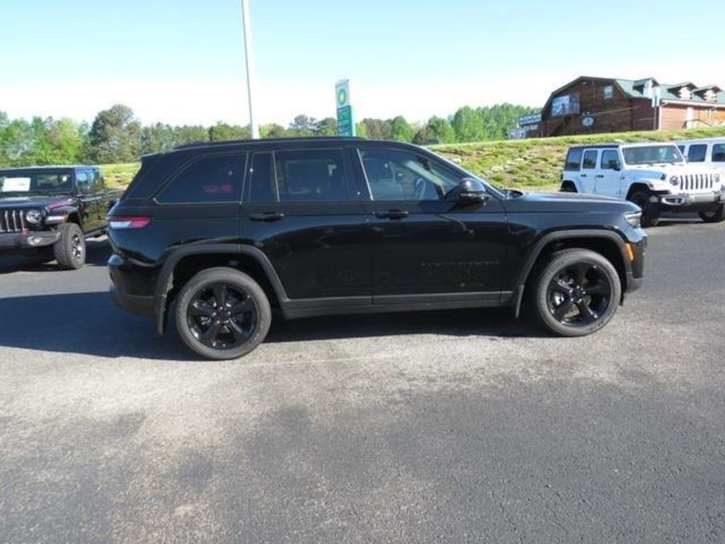 New 2023 Jeep Grand Cherokee ALTITUDE 4X4 For Sale Baldwin GA