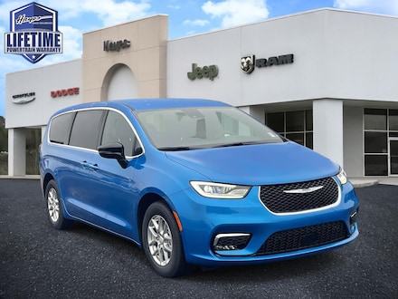 2026 Chrysler Pacifica Select Passenger Van