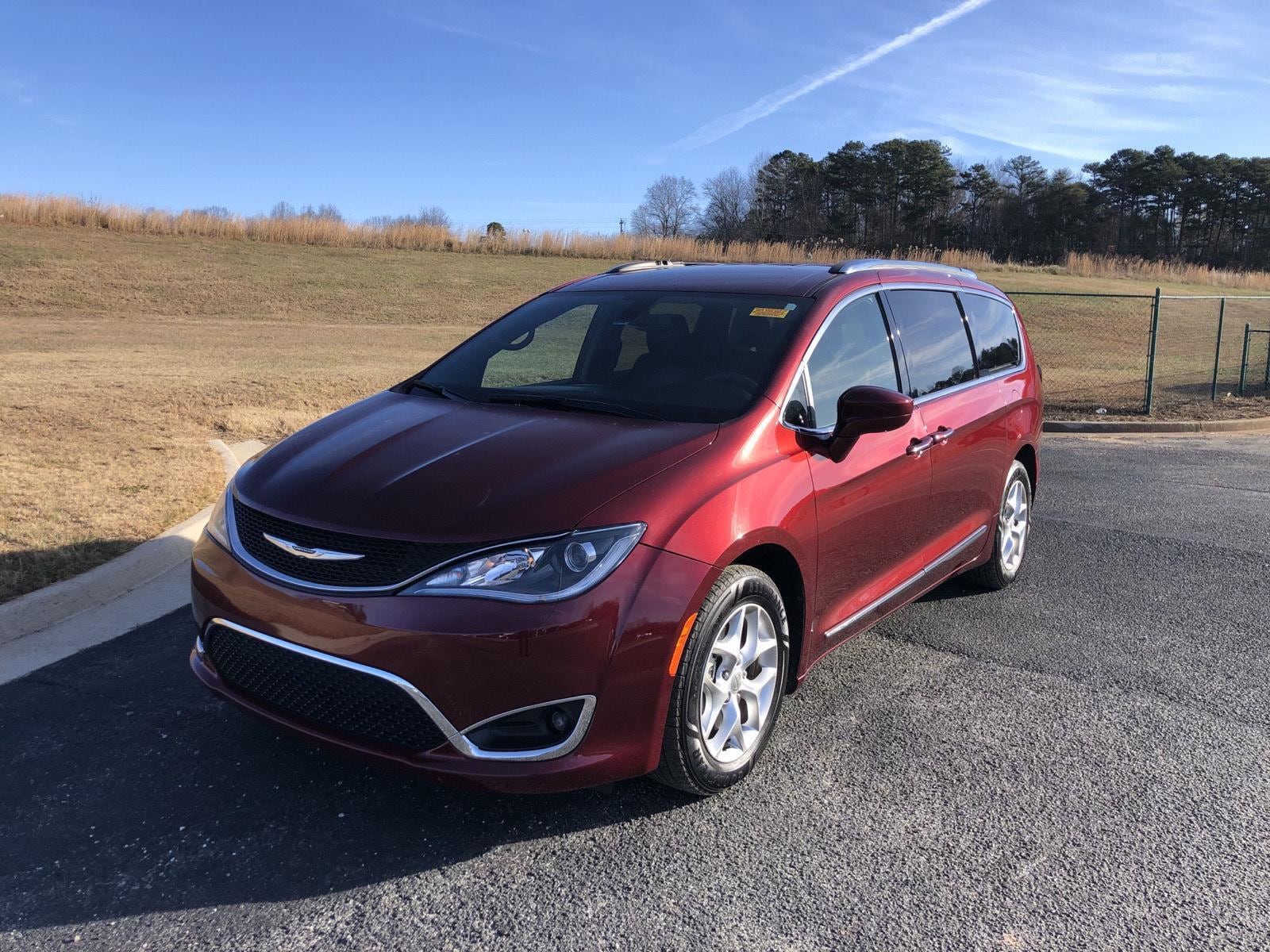 2020 Chrysler Pacifica Touring L's photo