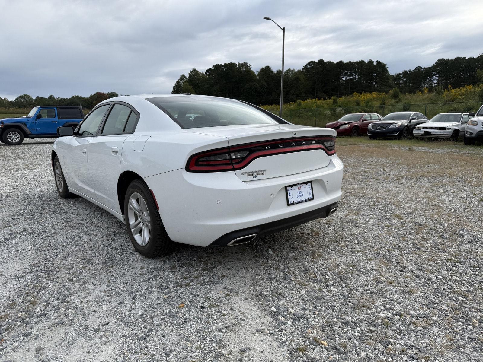 2022 Dodge Charger SXT photo 3