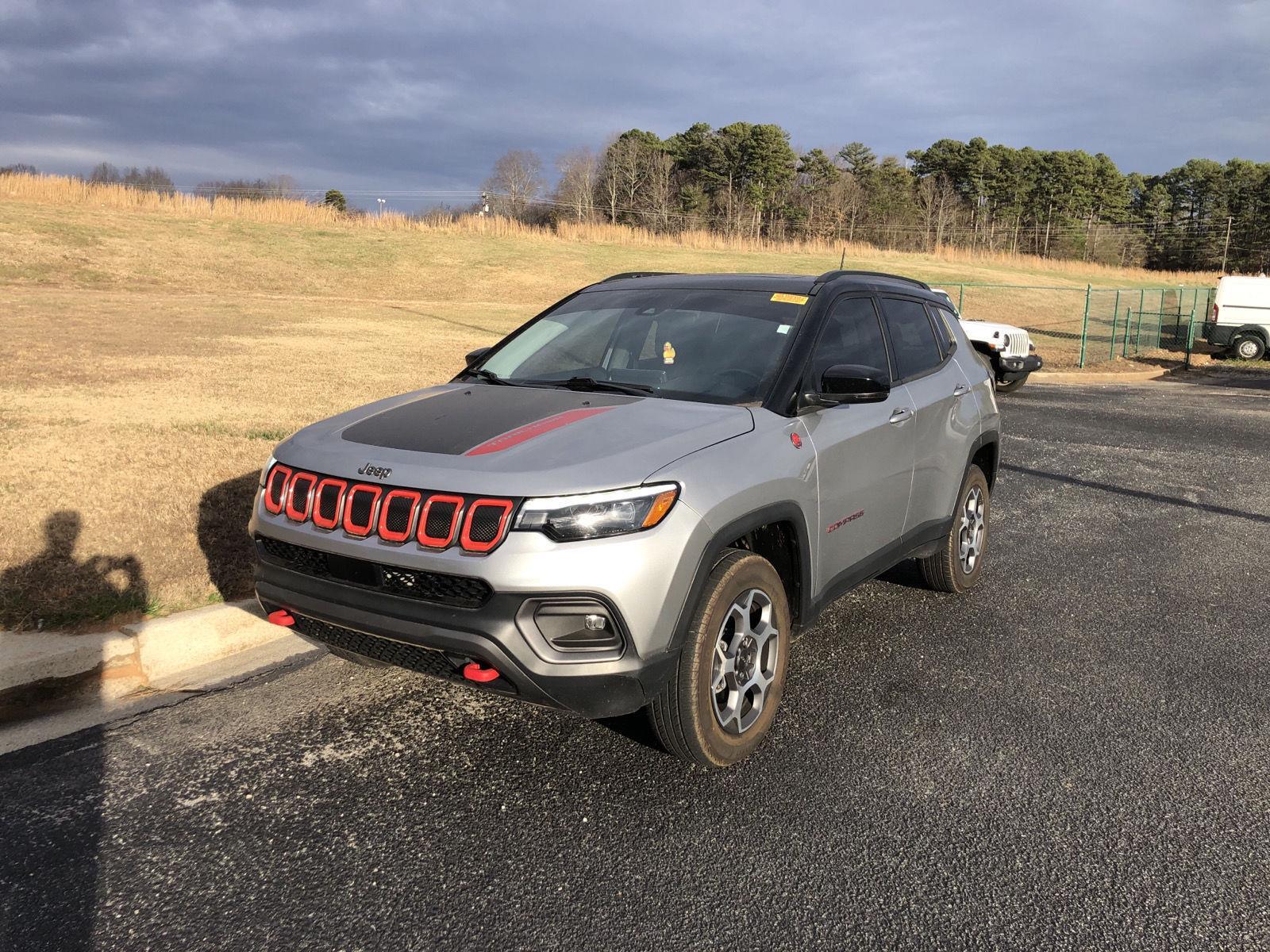 2022 Jeep Compass Trailhawk's photo