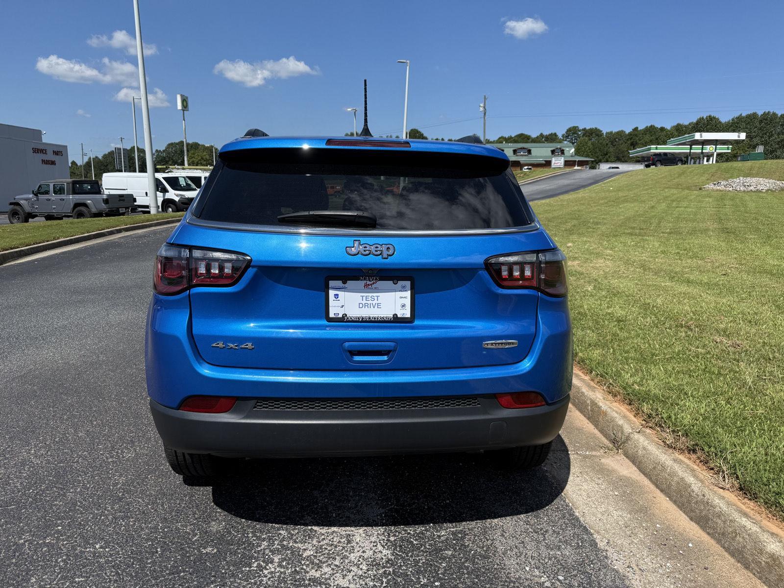 2024 Jeep Compass Latitude photo 4