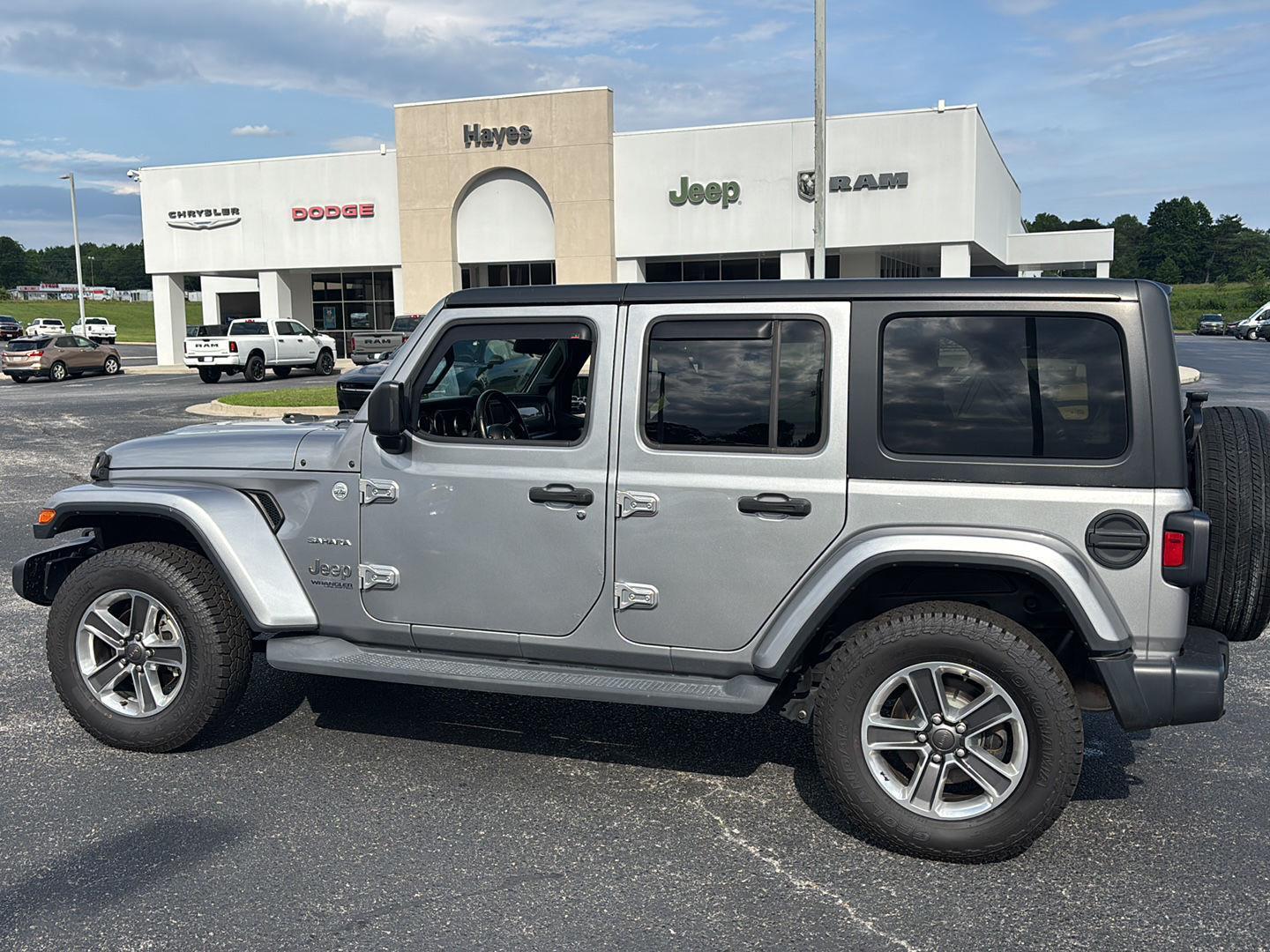 2019 Jeep Wrangler Sahara's photo