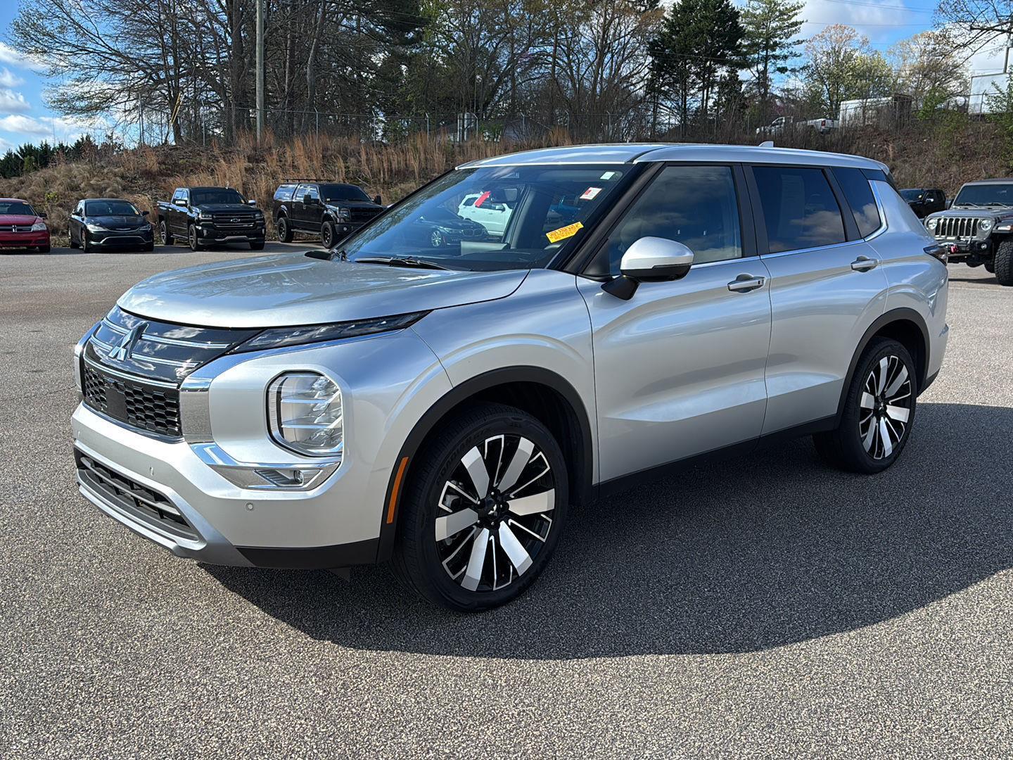 2025 Mitsubishi Outlander SE