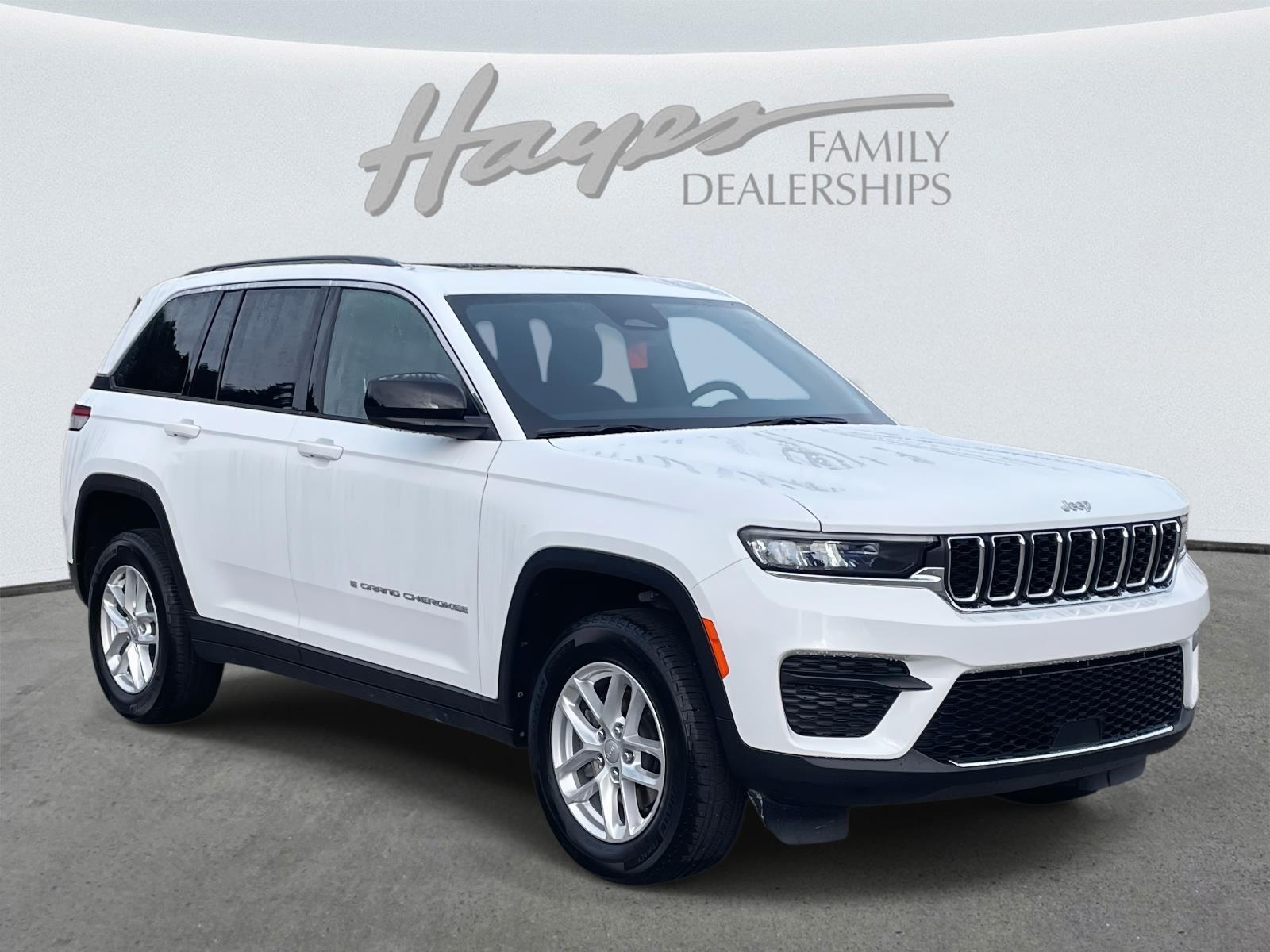 2024 Jeep Grand Cherokee Laredo's photo