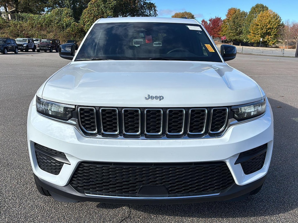 Used 2024 Jeep Grand Cherokee Laredo SUV