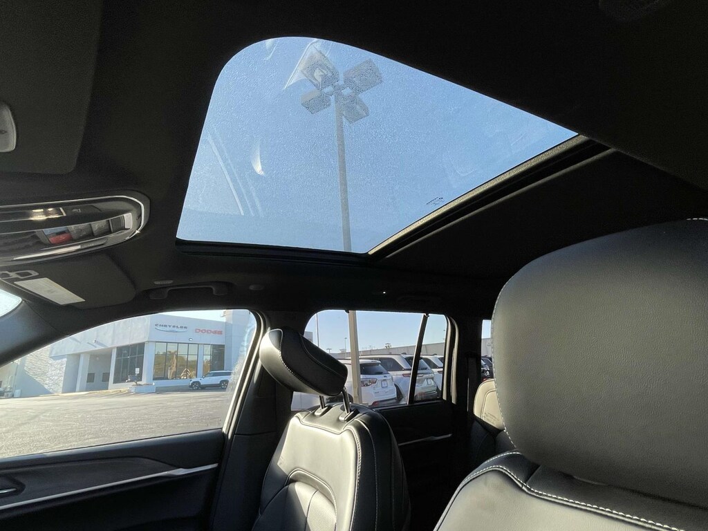 New 2025 Jeep Grand Cherokee LIMITED 4X4 Sport Utility