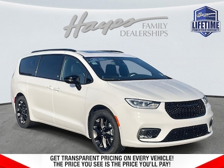 2026 Chrysler Pacifica LIMITED Passenger Van