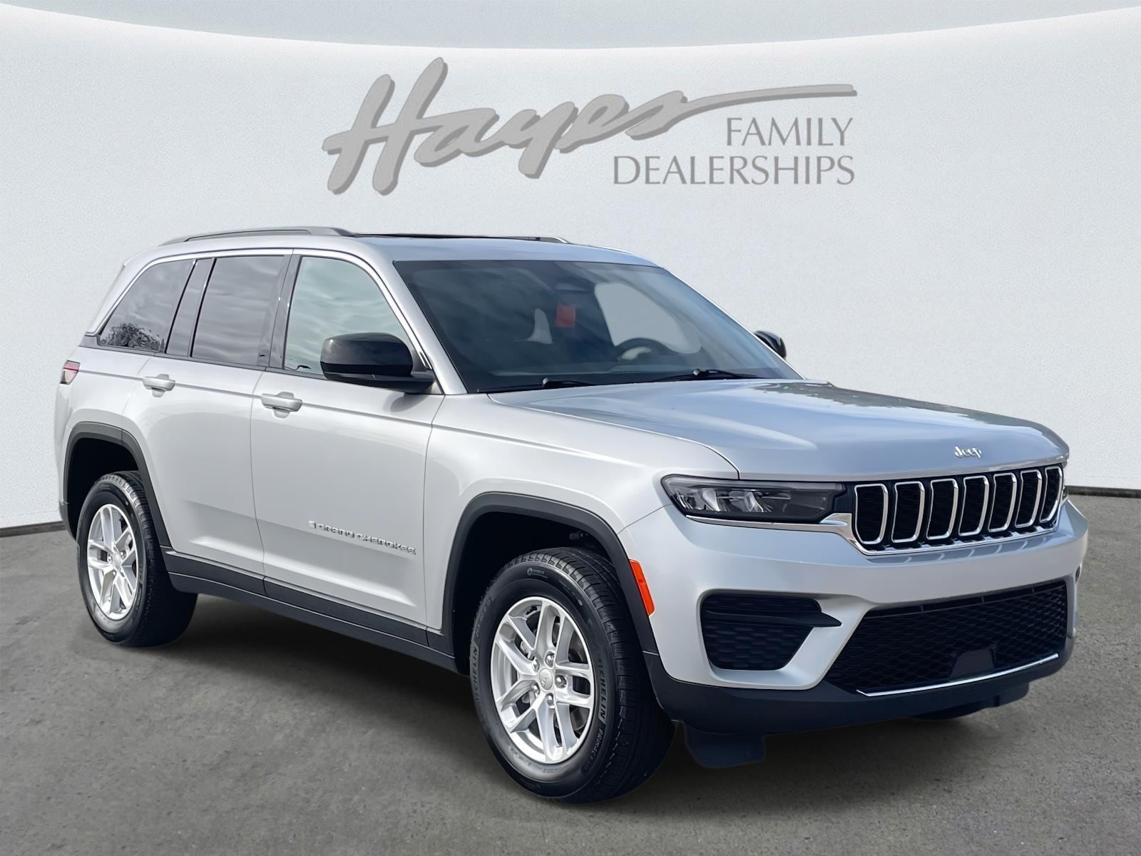 2024 Jeep Grand Cherokee Laredo's photo