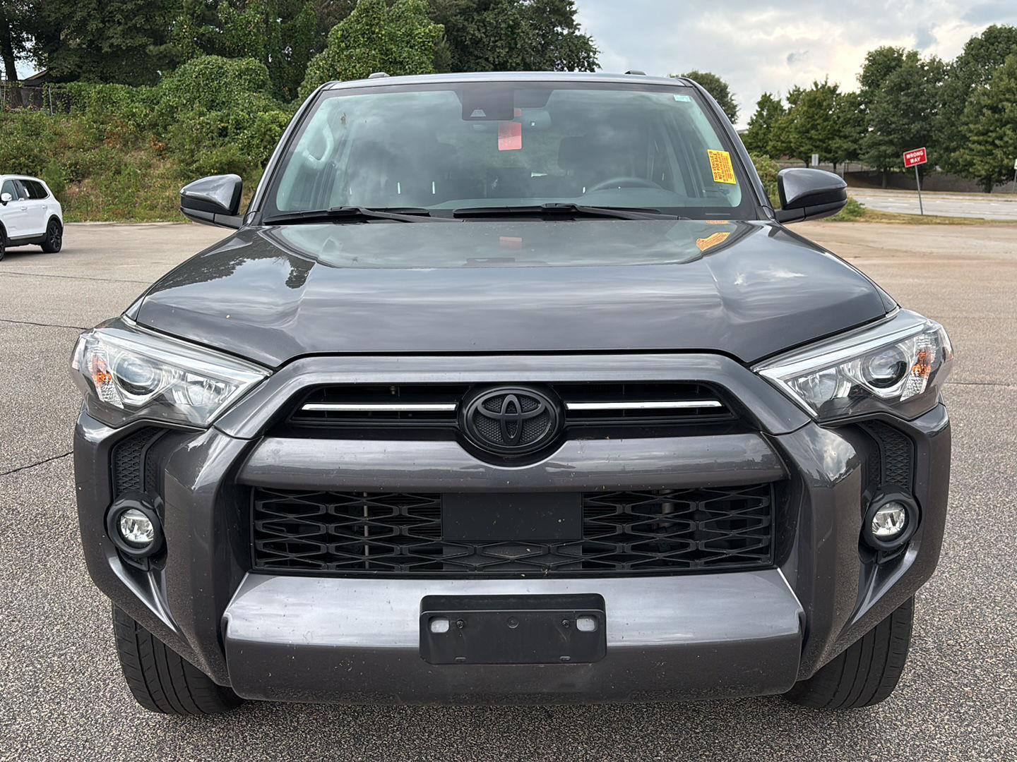 2022 Toyota 4Runner SR5 photo 2