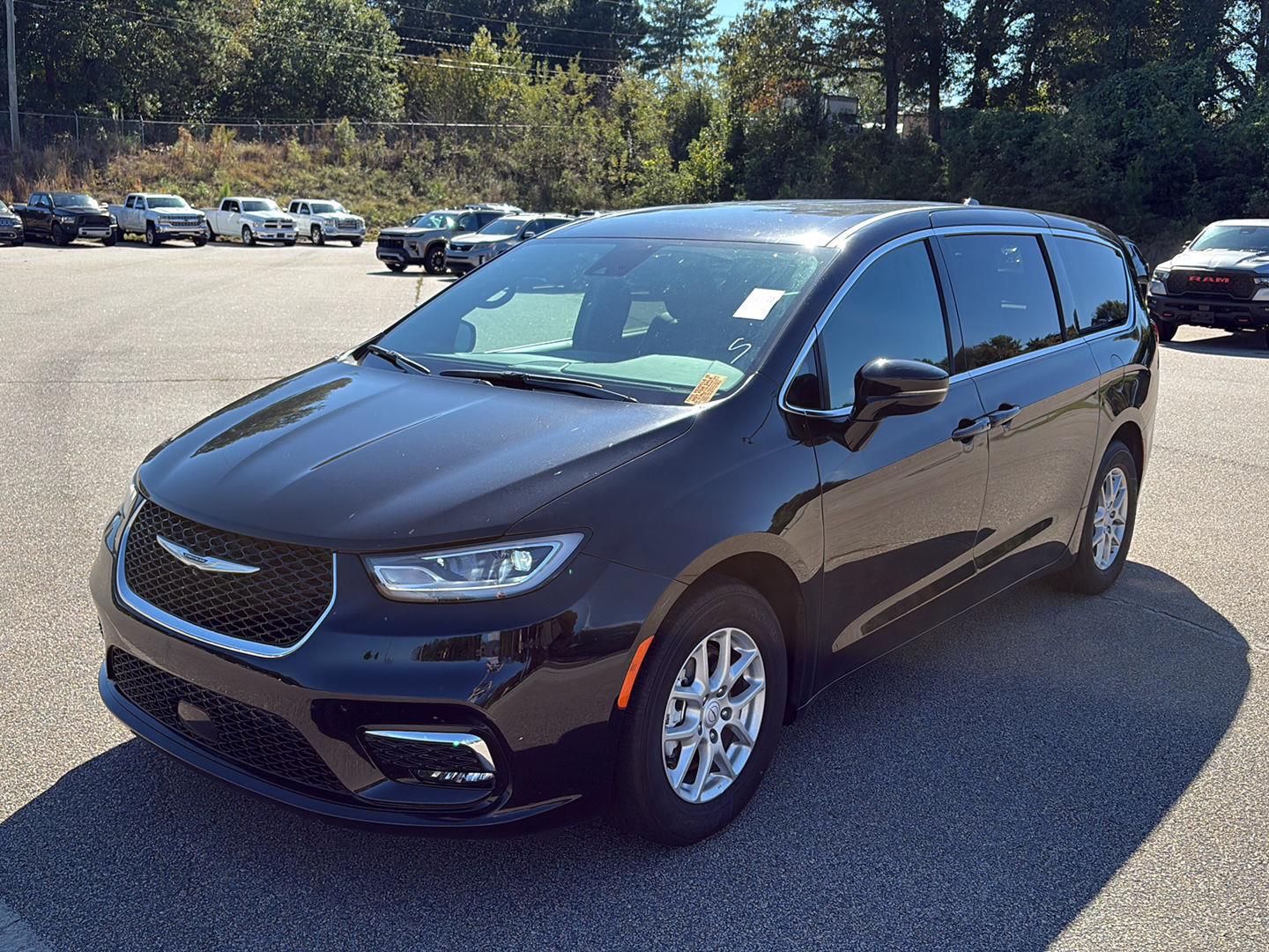 2026 Chrysler Pacifica Select