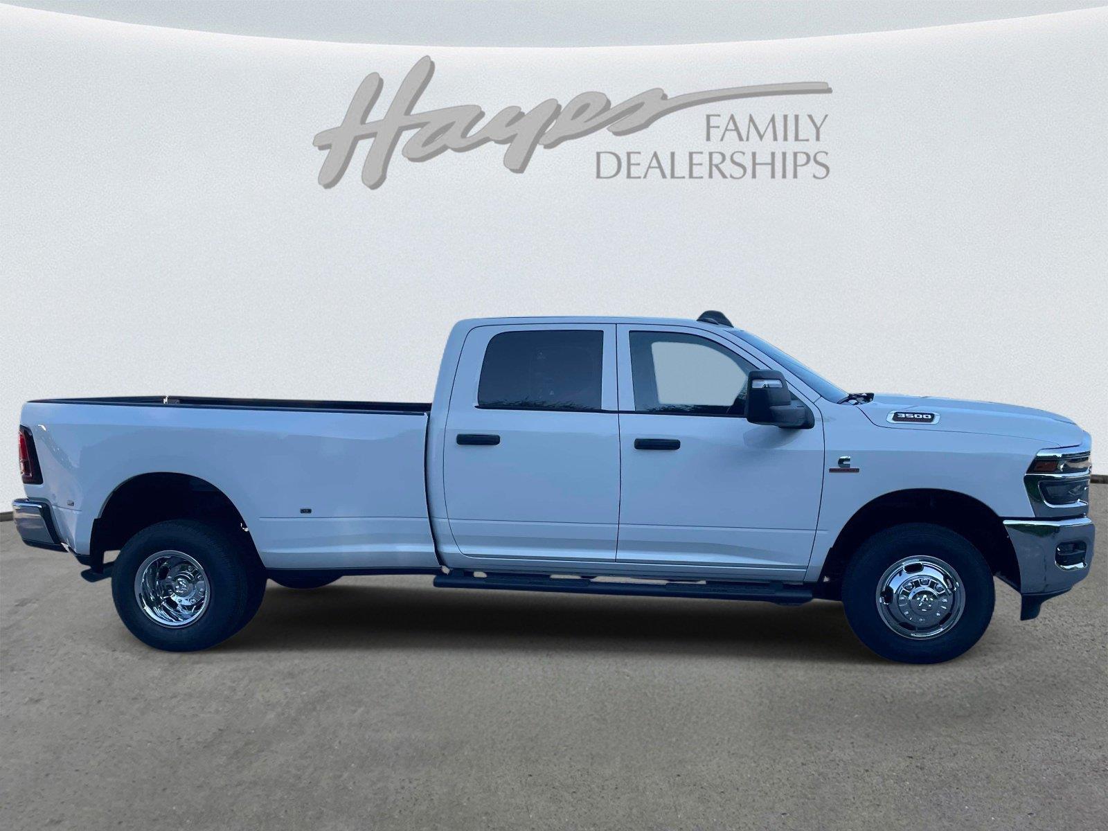 New 2026 Ram 3500 TRADESMAN CREW CAB 4X4 Pickup