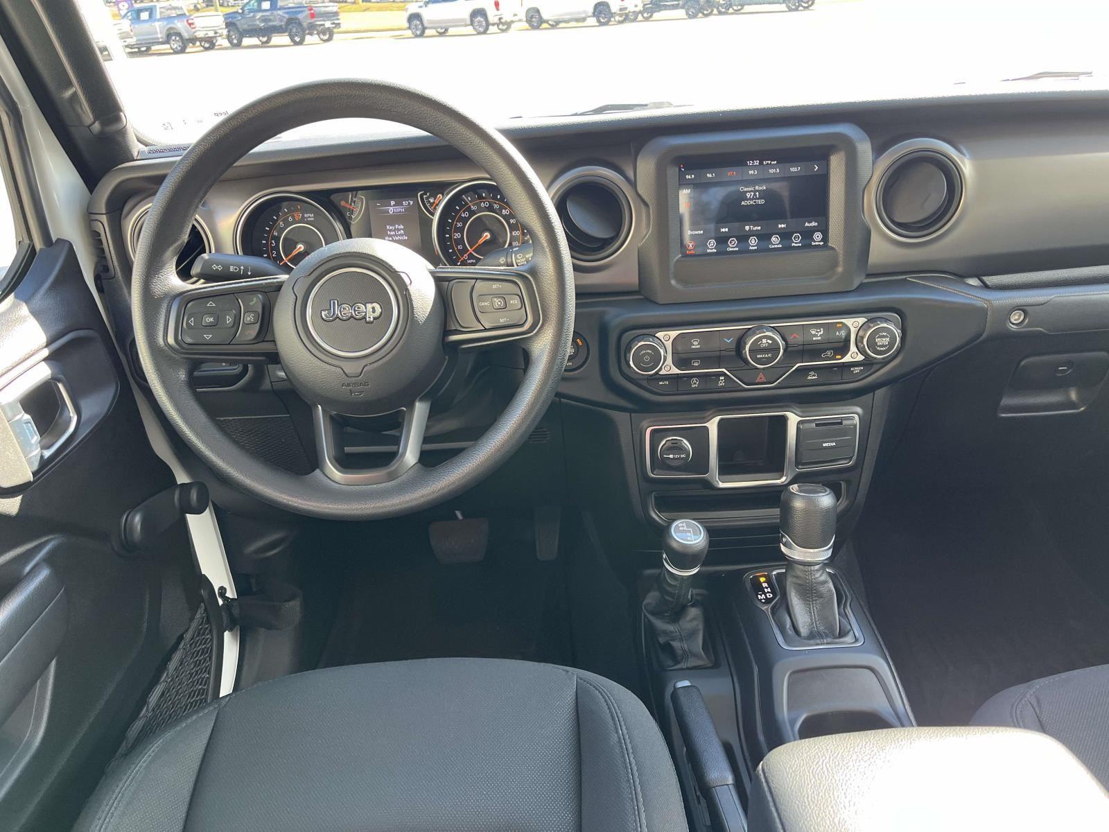 2023 Jeep Gladiator Sport photo 4