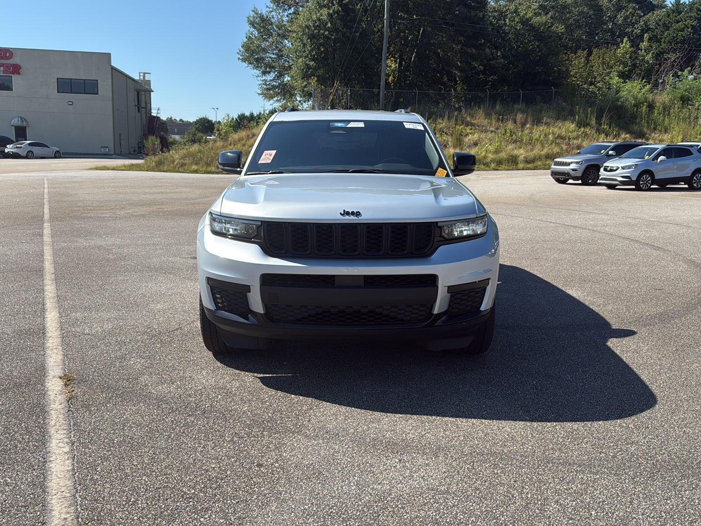 2022 Jeep Grand Cherokee Altitude photo 2
