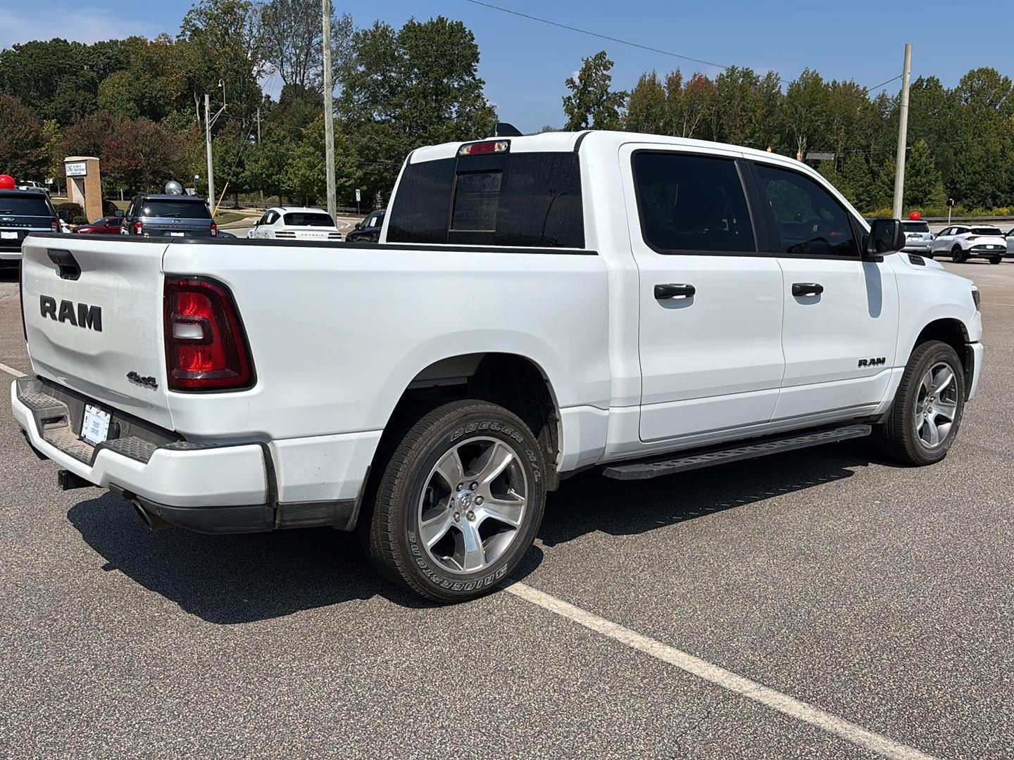 2025 Ram 1500 Tradesman photo 3