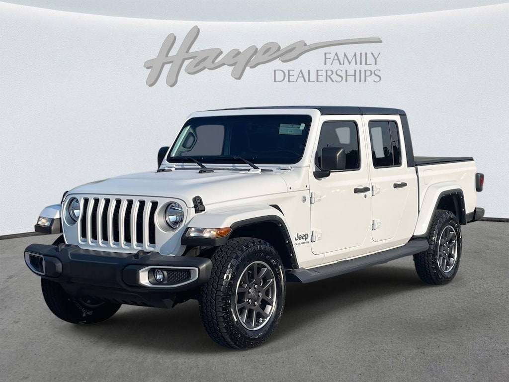 Used 2022 Jeep Gladiator Overland Truck