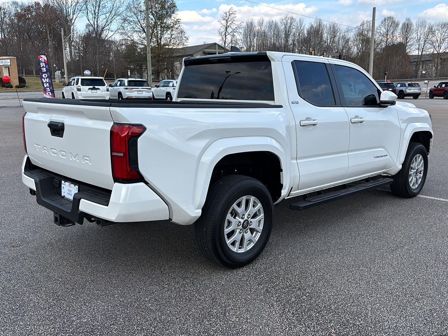 2024 Toyota Tacoma SR5 photo 3