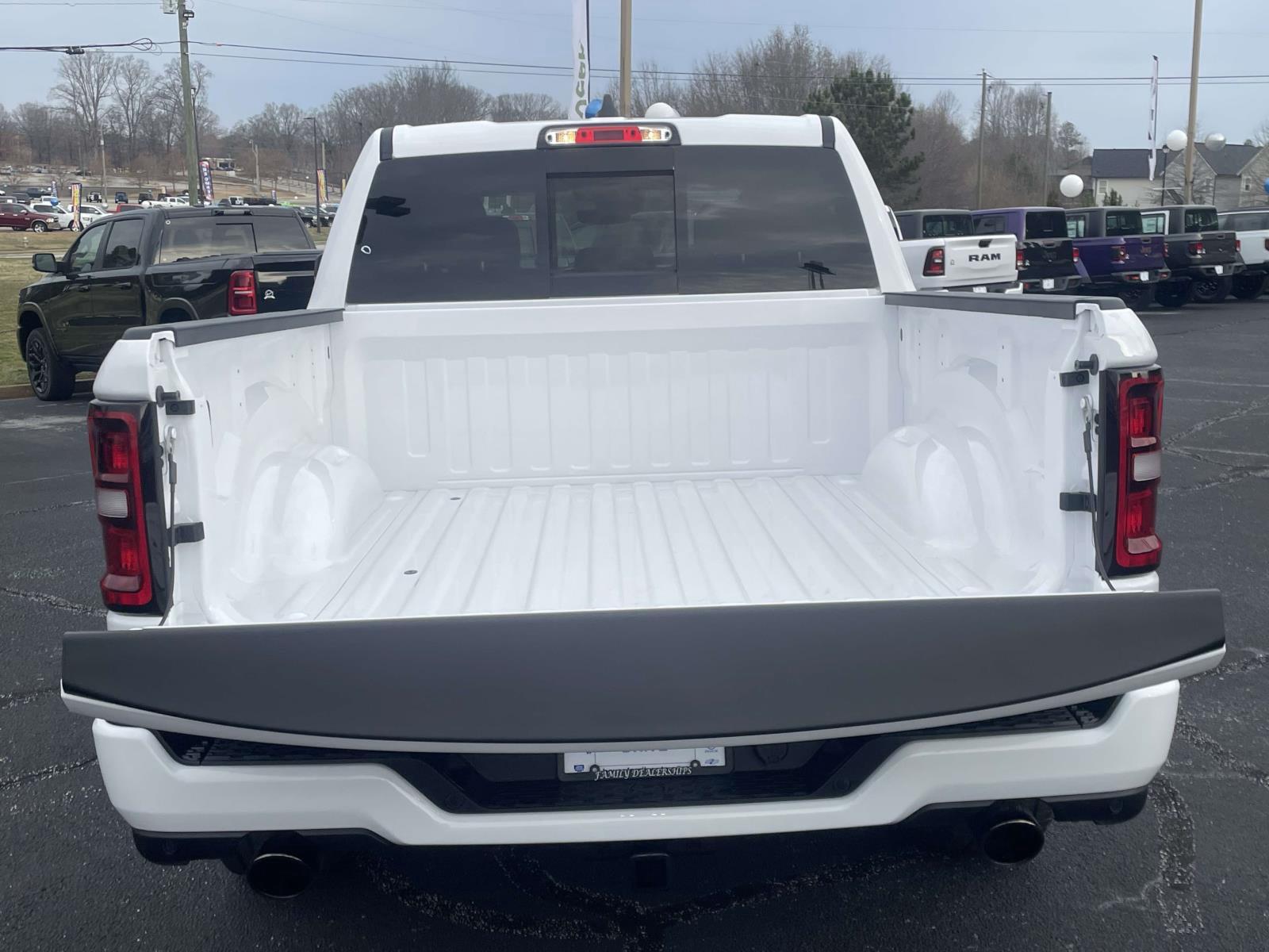New 2026 Ram 1500 BIG HORN CREW CAB 4X4 5'7 BOX Pickup