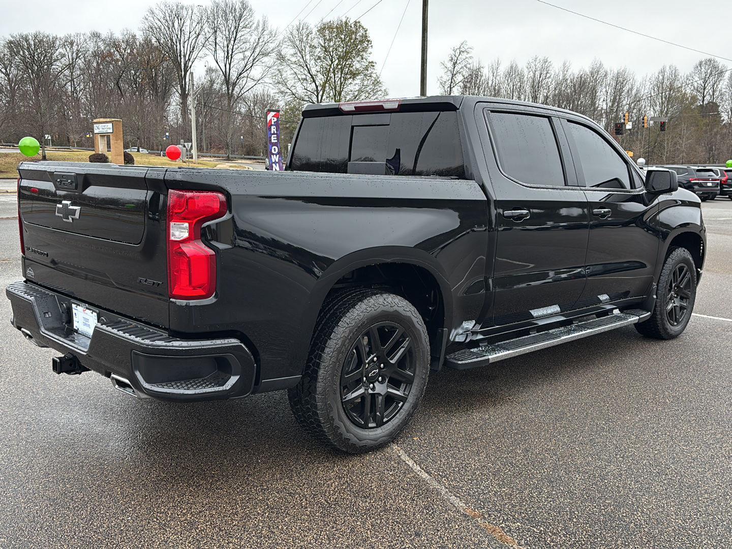 2023 Chevrolet Silverado 1500 RST photo 3