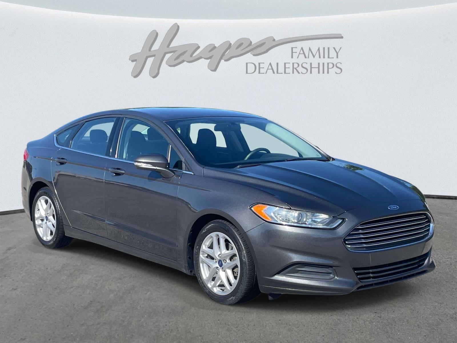 2016 Ford Fusion SE FWD's photo