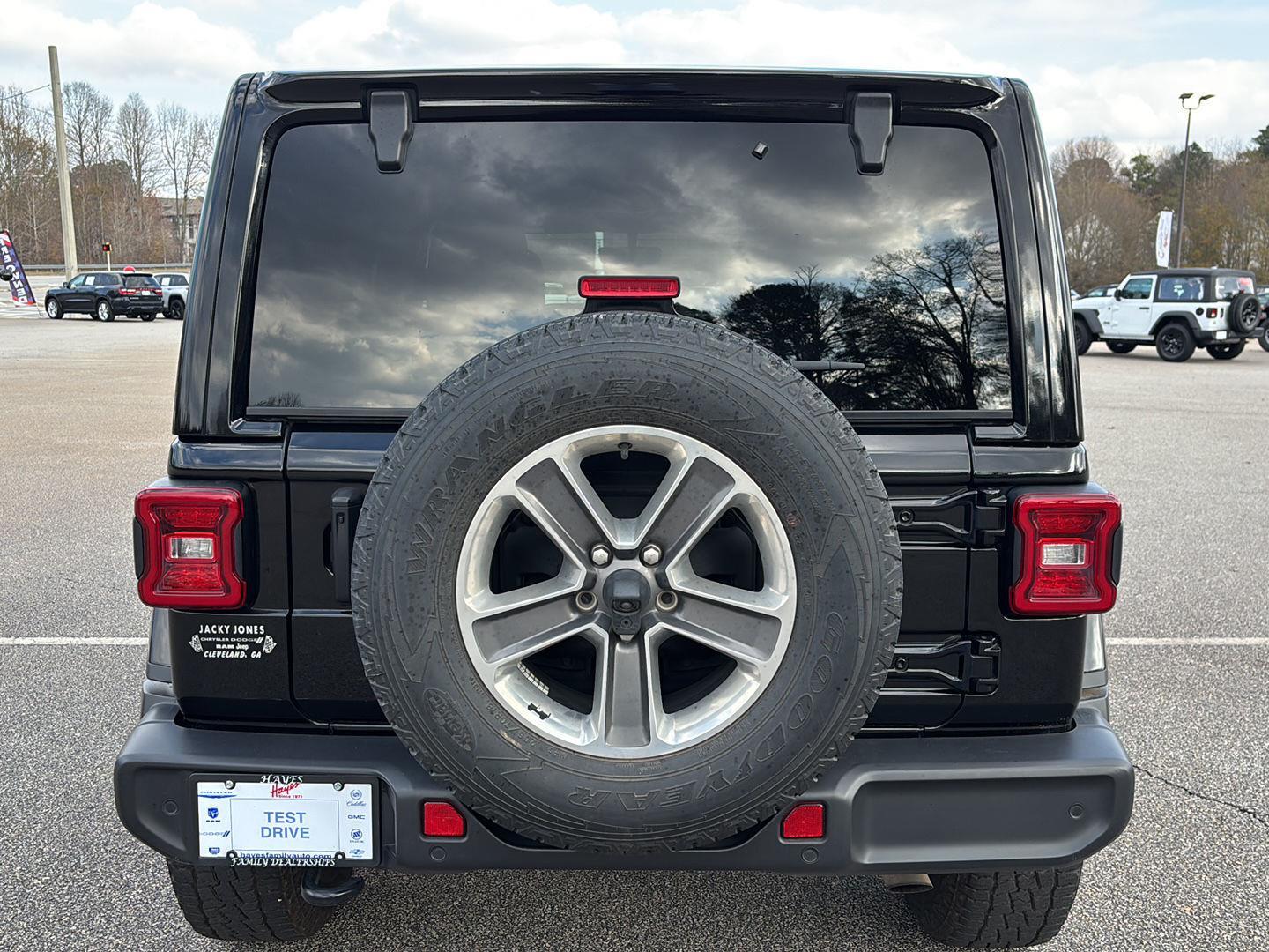 2021 Jeep Wrangler Unlimited Sahara photo 4