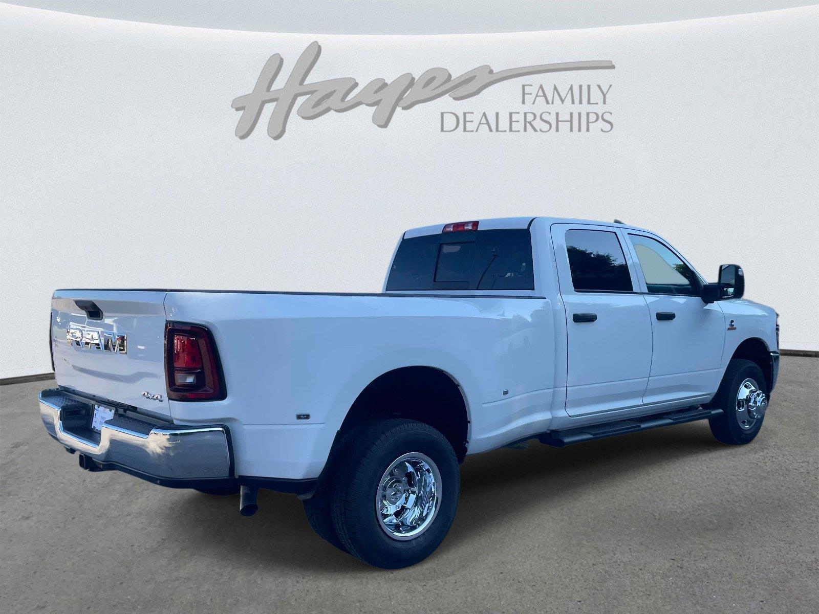 New 2026 Ram 3500 TRADESMAN CREW CAB 4X4 Pickup