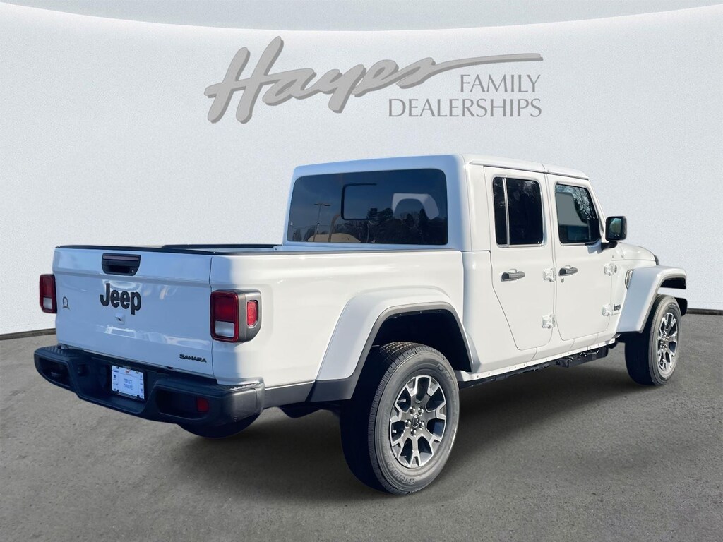 New 2026 Jeep Gladiator SAHARA 4X4 Pickup