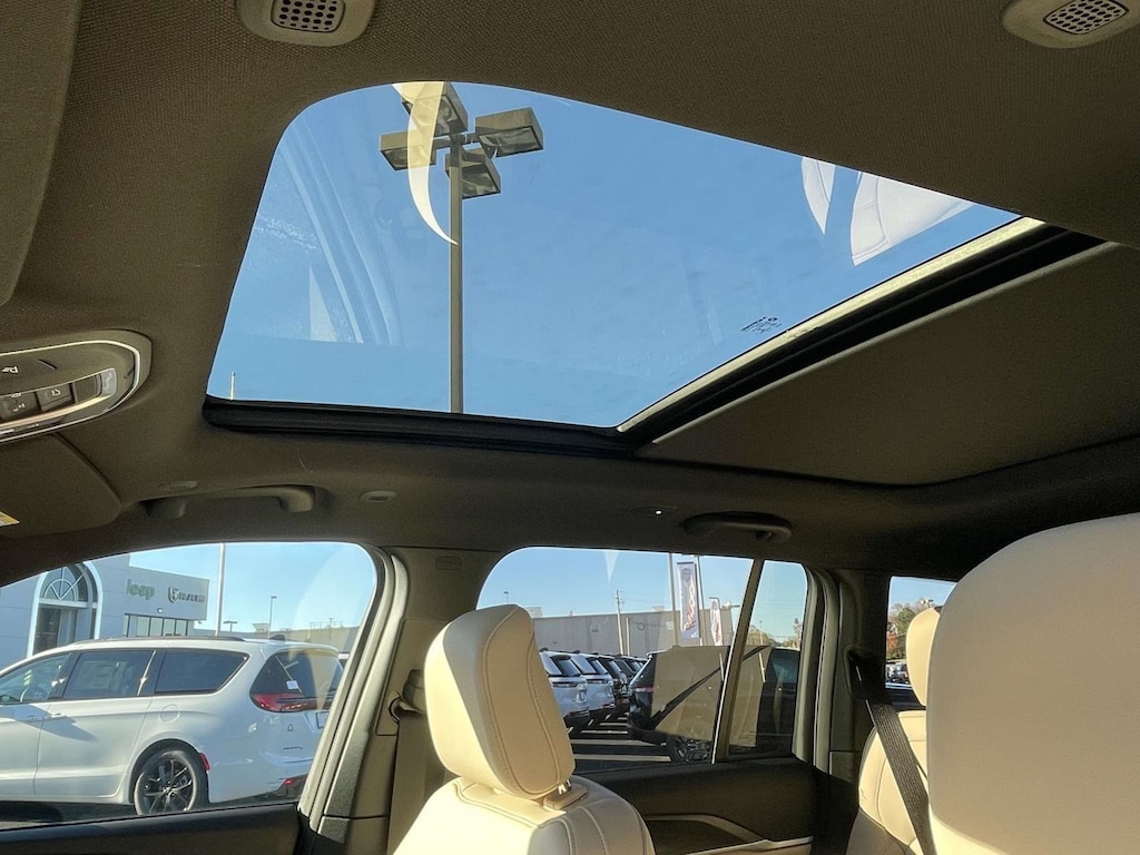 New 2025 Jeep Grand Cherokee LIMITED 4X4 Sport Utility