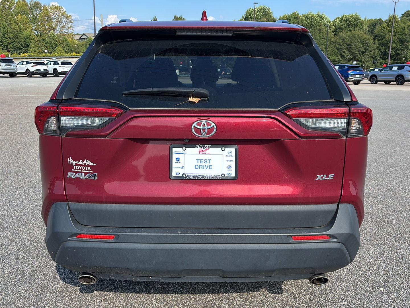 2023 Toyota RAV4 XLE Premium photo 4