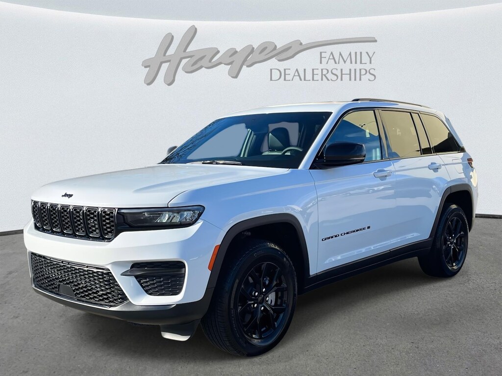 Used 2024 Jeep Grand Cherokee Altitude SUV