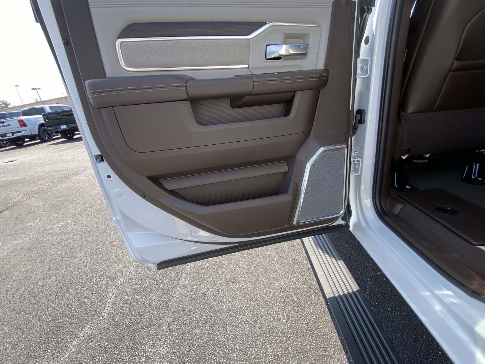 2026 RAM 2500 Laramie - Photo 13