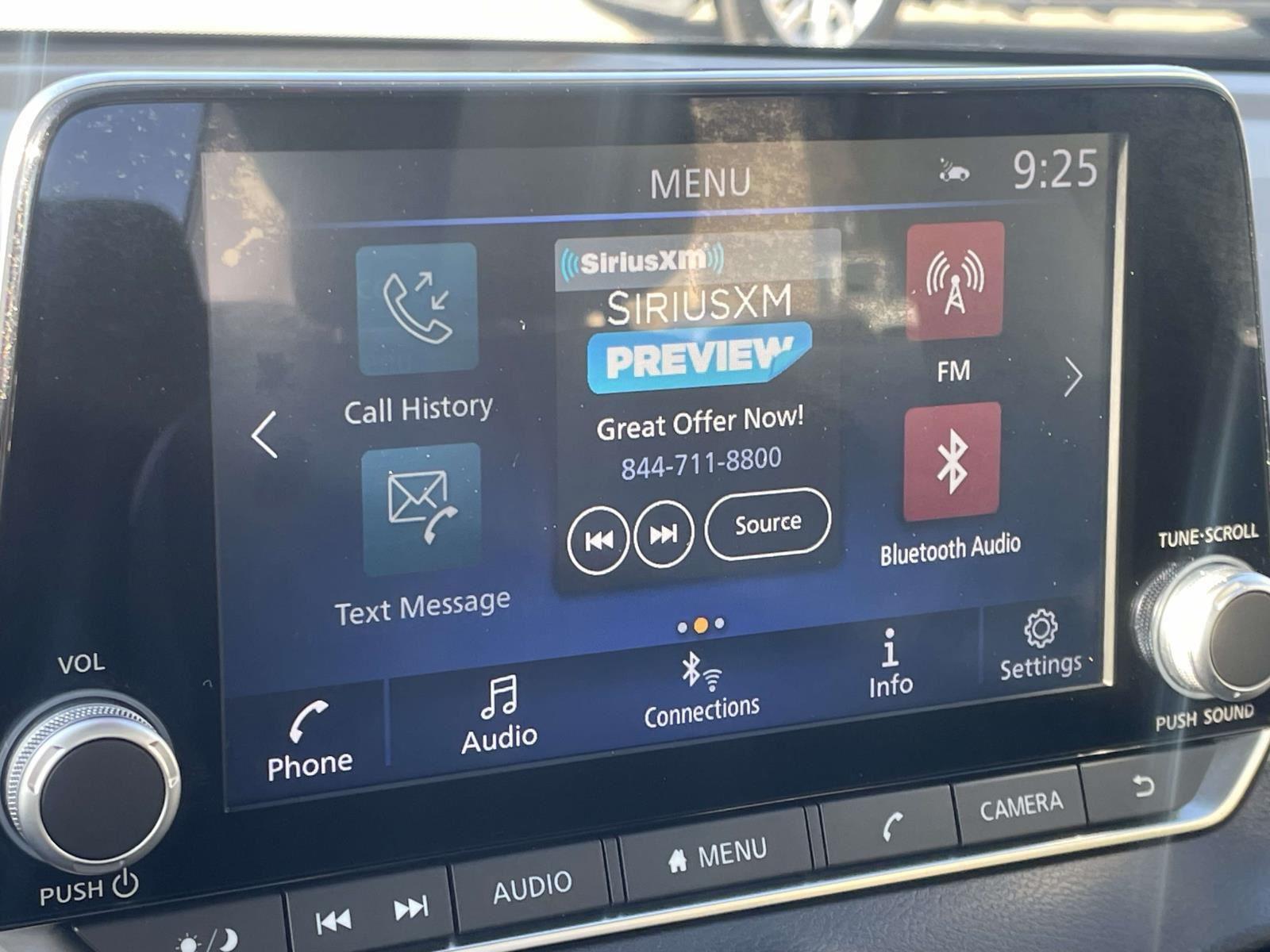 2021 Nissan Sentra SR photo 3