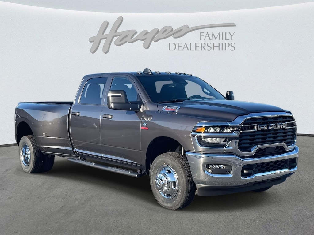 New 2026 Ram 3500 TRADESMAN CREW CAB 4X4 8' BOX Pickup