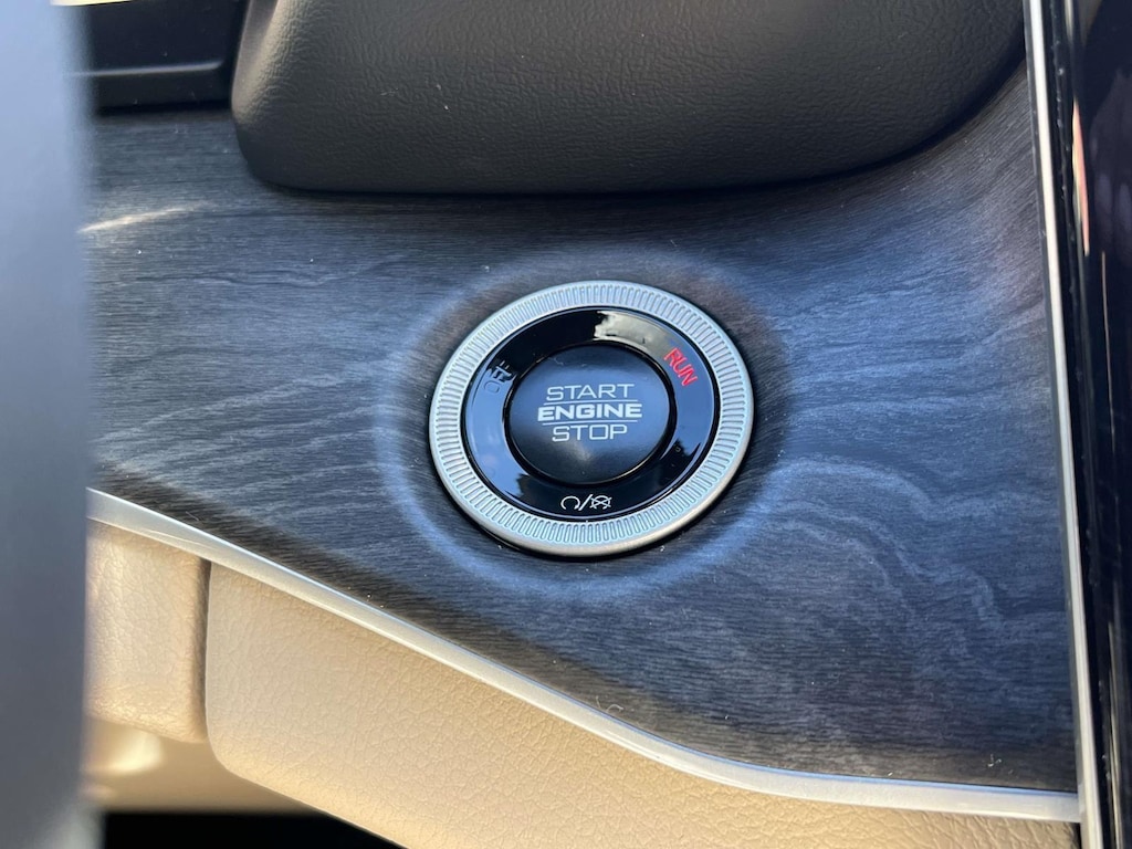 Used 2024 Jeep Grand Cherokee Limited SUV