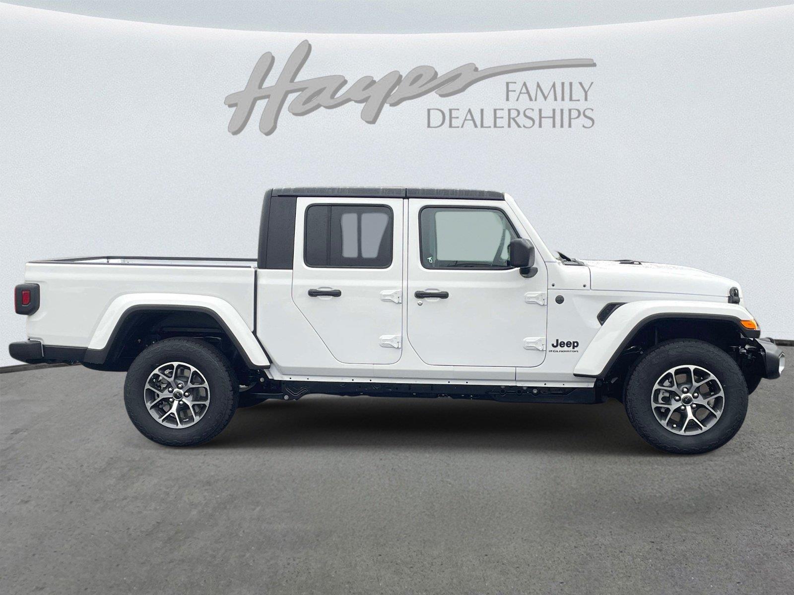 New 2027 Jeep Gladiator SPORT 4X4 Pickup