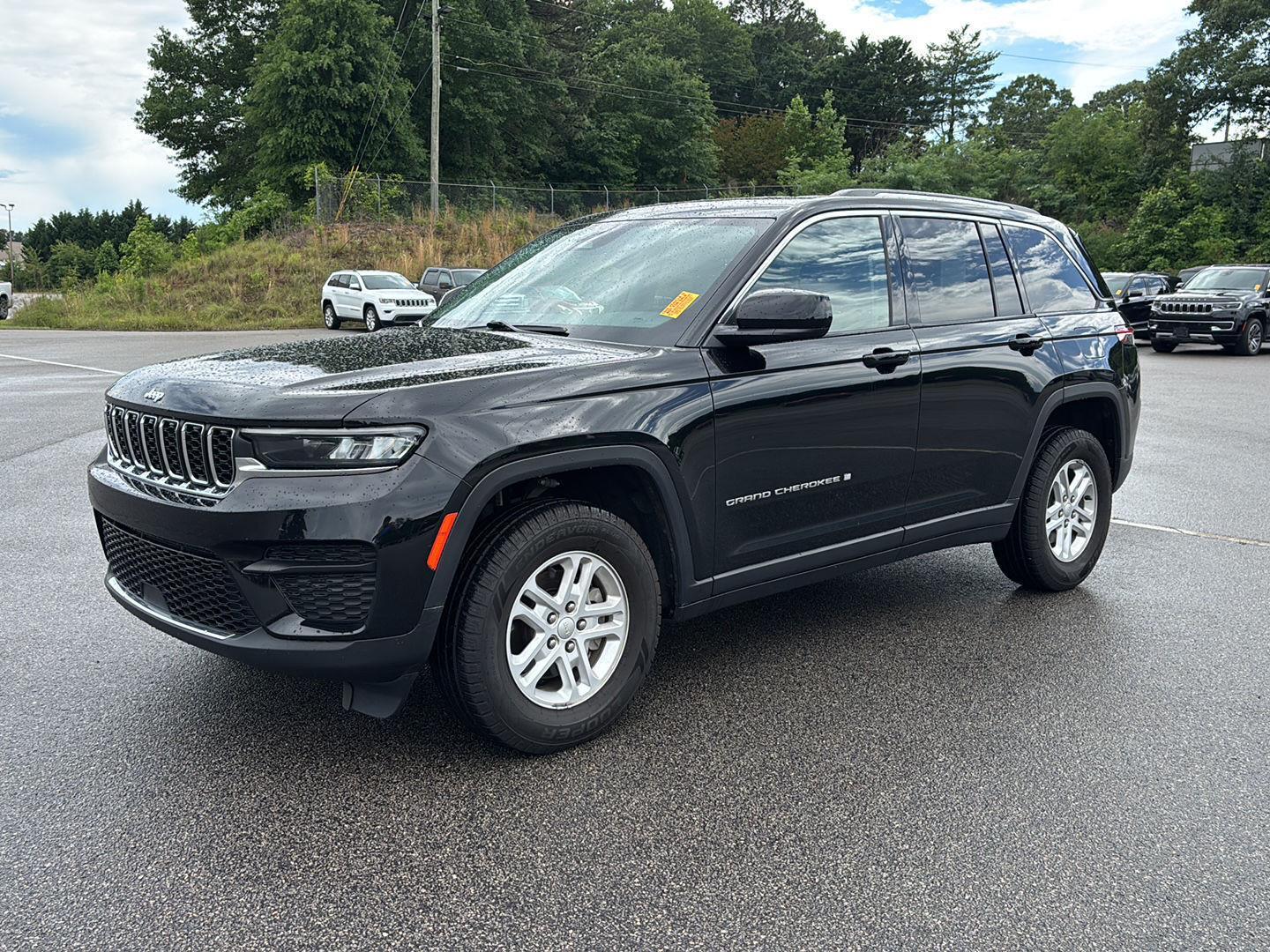 2022 Jeep Grand Cherokee Laredo 4x4's photo