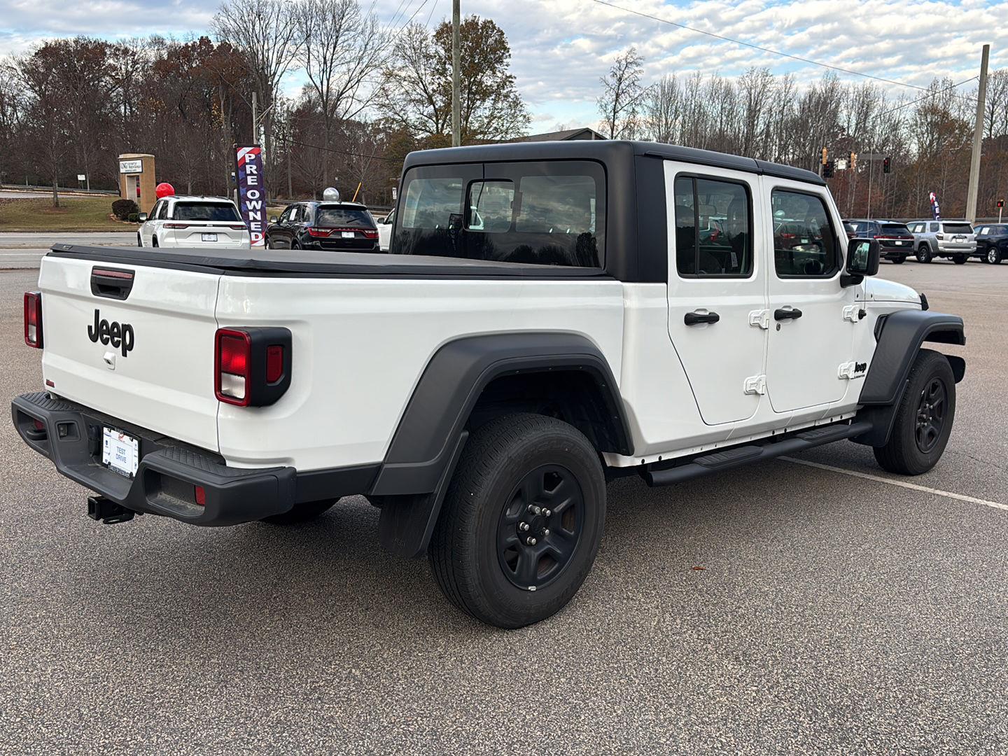 2023 Jeep Gladiator Sport photo 3