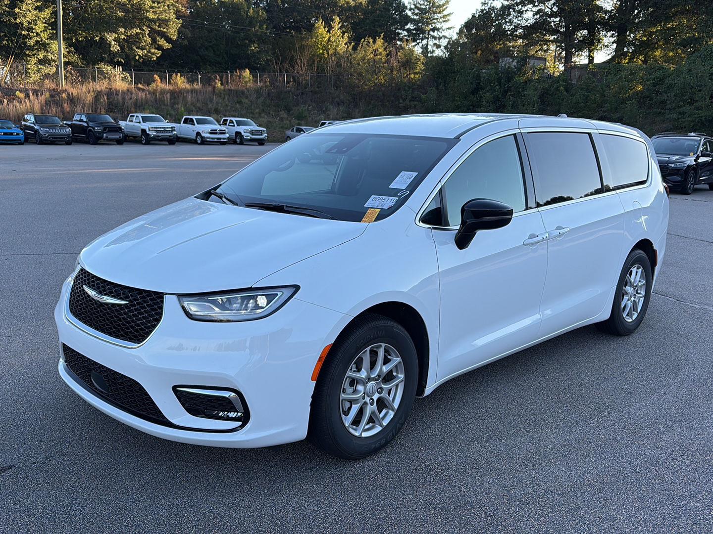 2026 Chrysler Pacifica Select