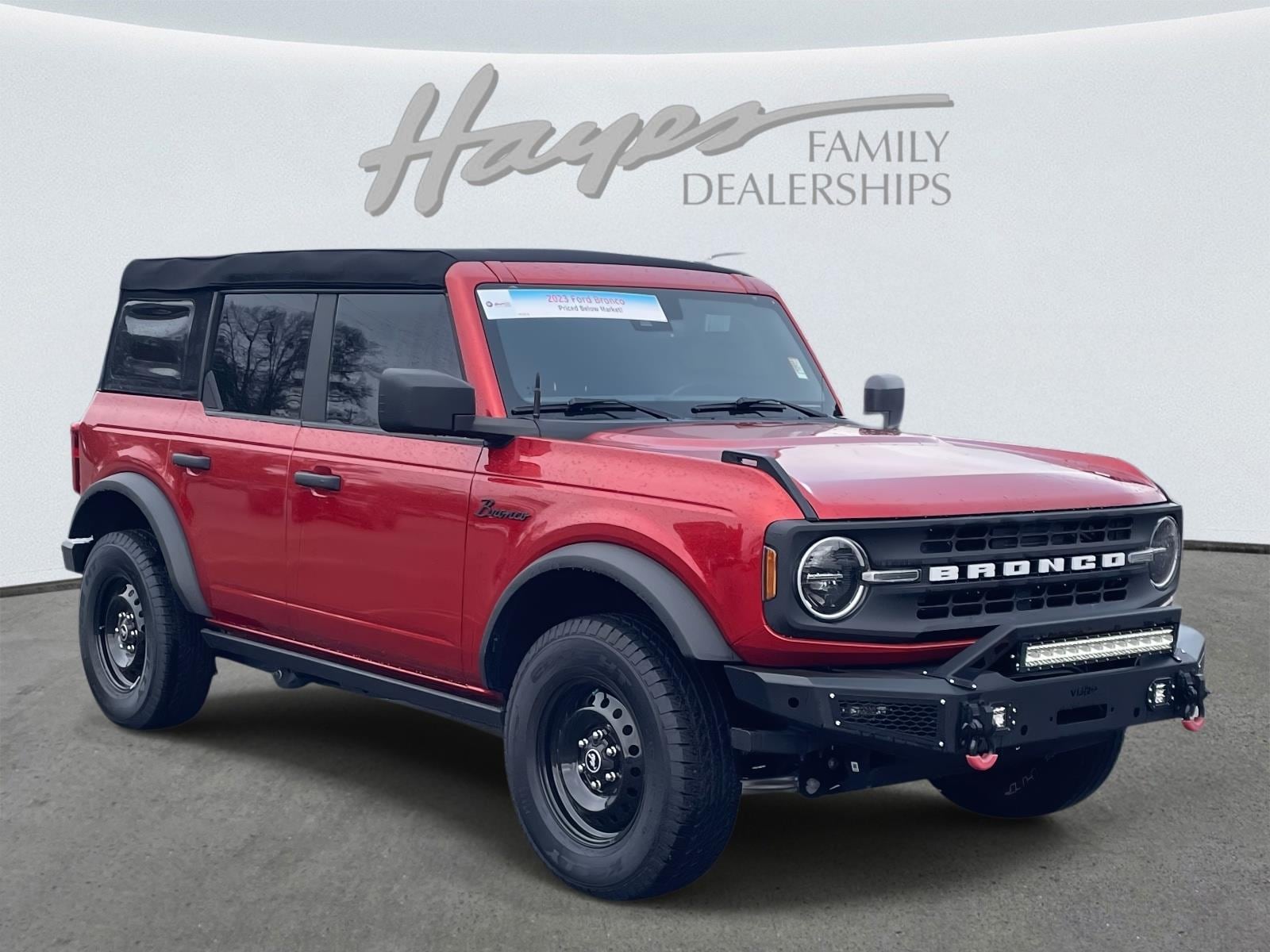 2023 Ford Bronco 4-Door Black Diamond's photo