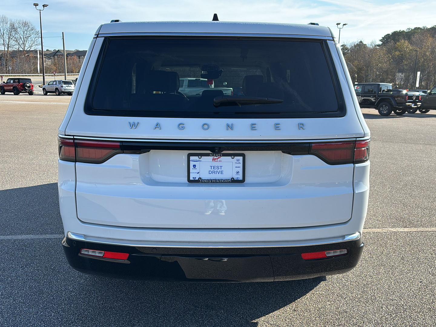 2024 Jeep Wagoneer Base photo 4