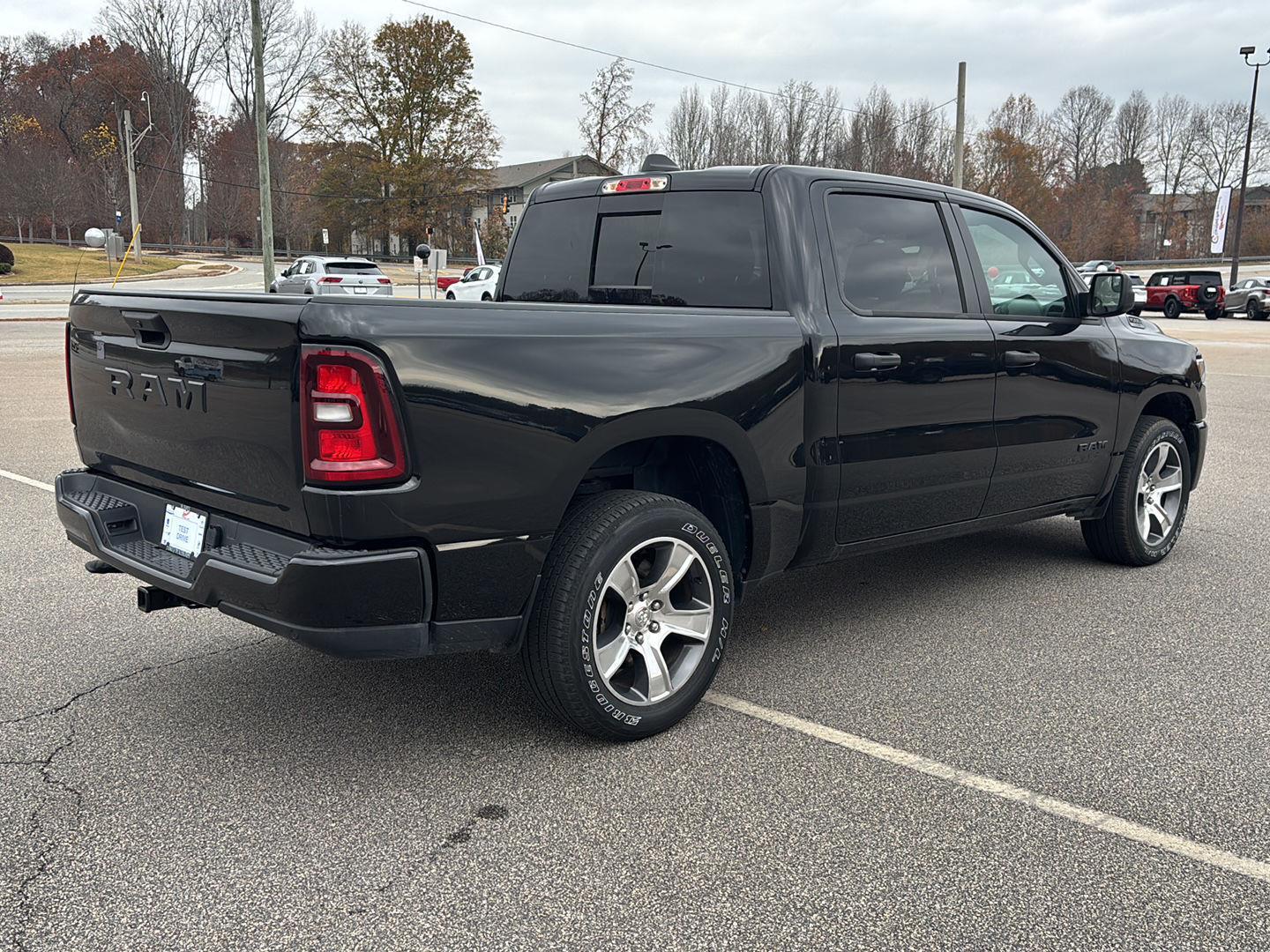 2025 Ram 1500 Tradesman photo 3