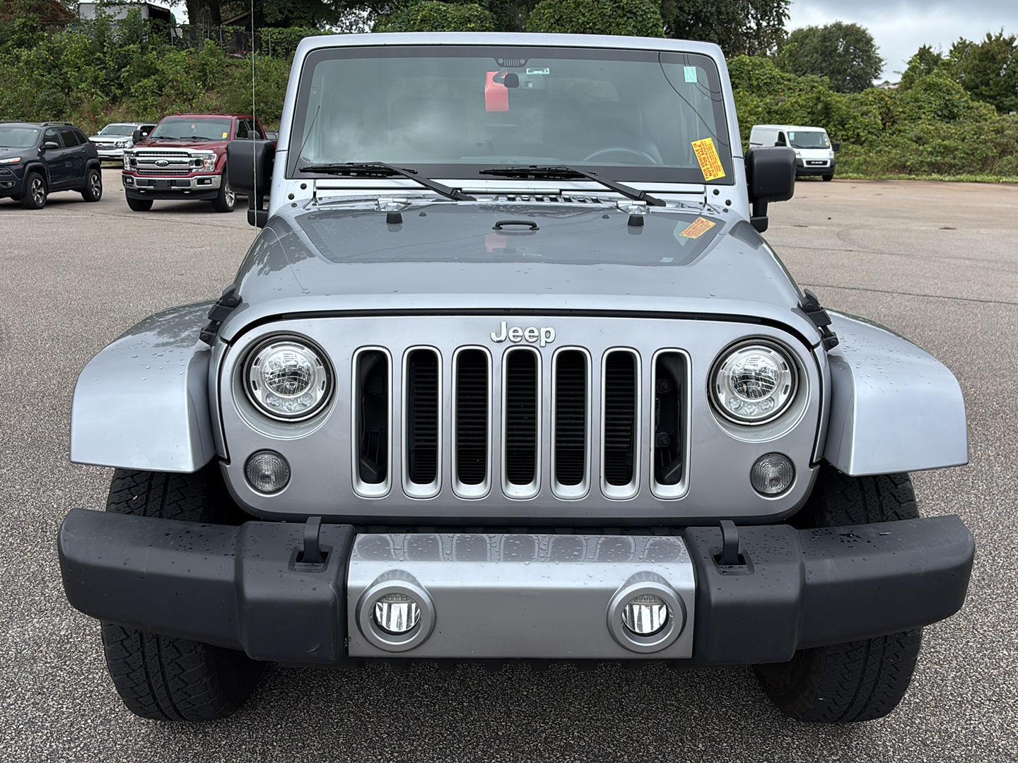 2018 Jeep Wrangler Sahara photo 2