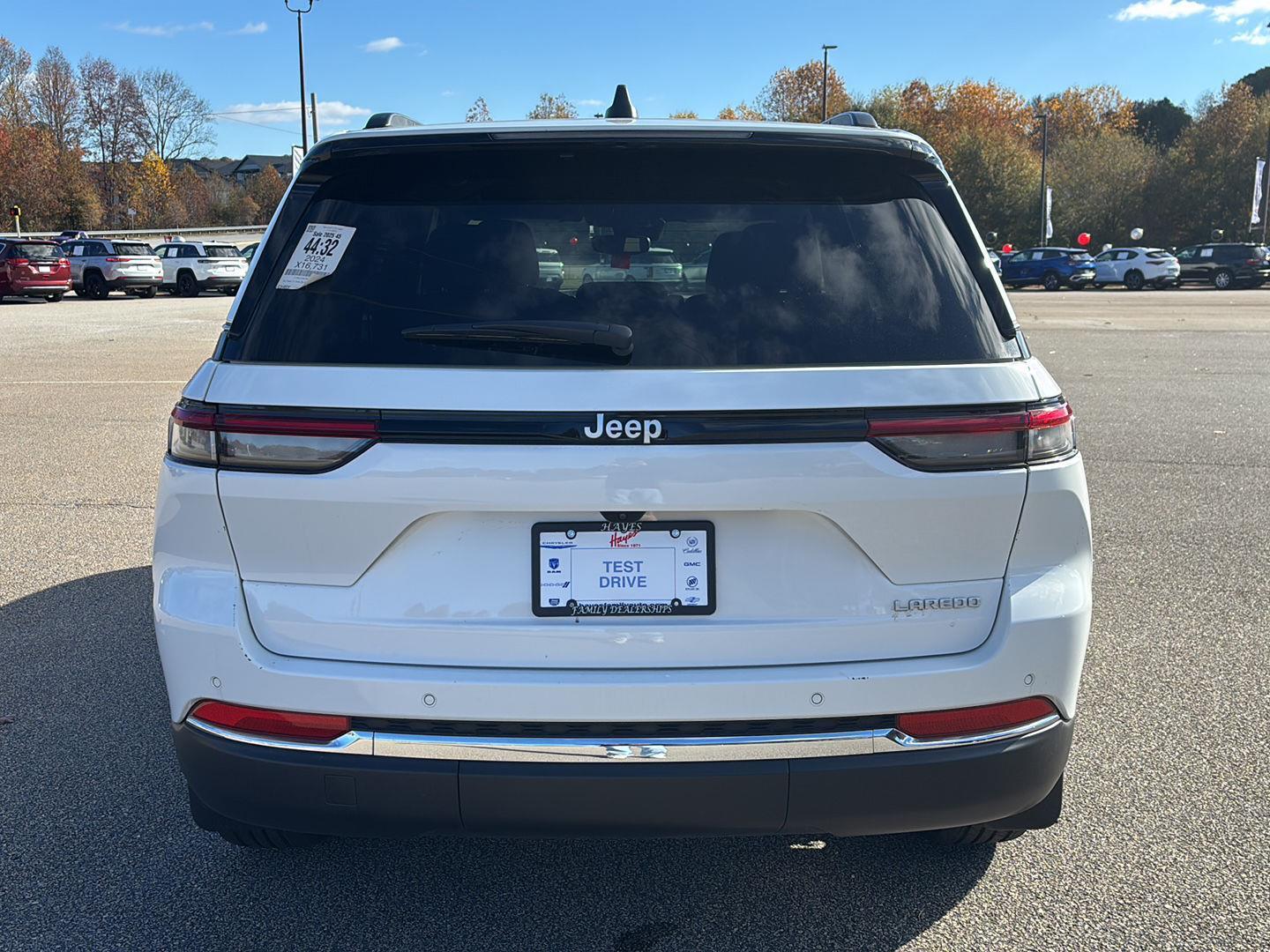 2024 Jeep Grand Cherokee Laredo photo 4