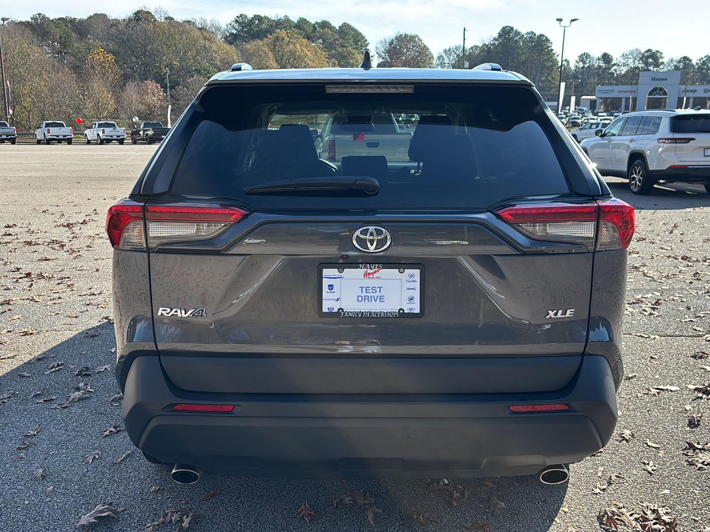 2024 Toyota RAV4 XLE photo 4