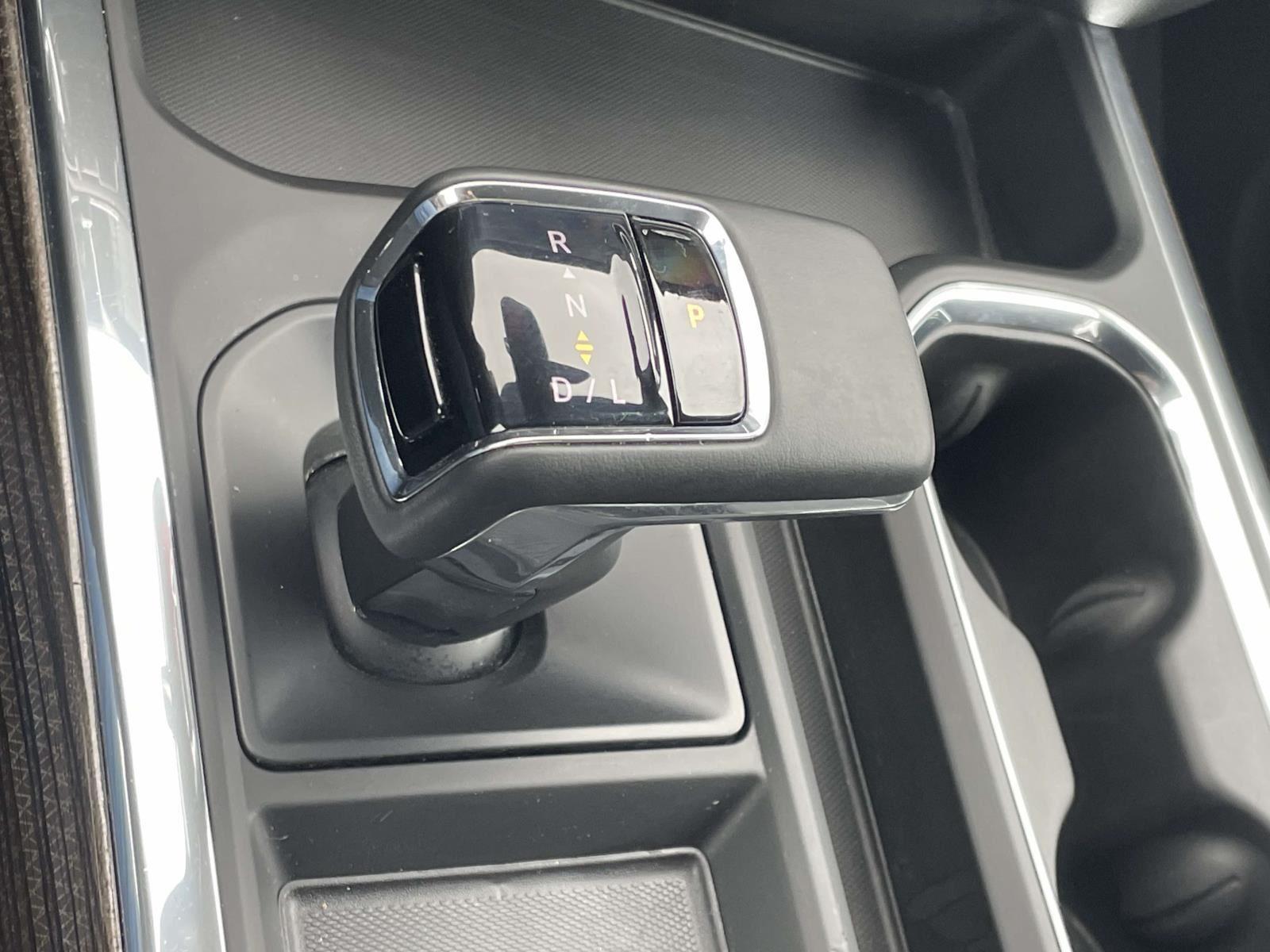 2024 Chevrolet Silverado 1500 RST photo 4